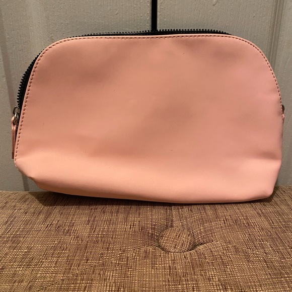 Benefit Cosmetics Hello Gorgeous Cosmetic Varsity Toiletry Travel Pink Bag. - Picture 7 of 7